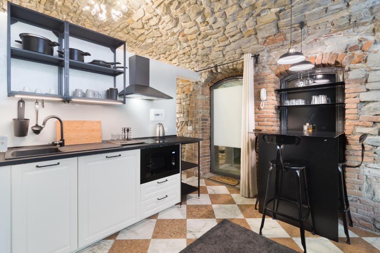 Bergamo Art Apartment Bagian luar foto